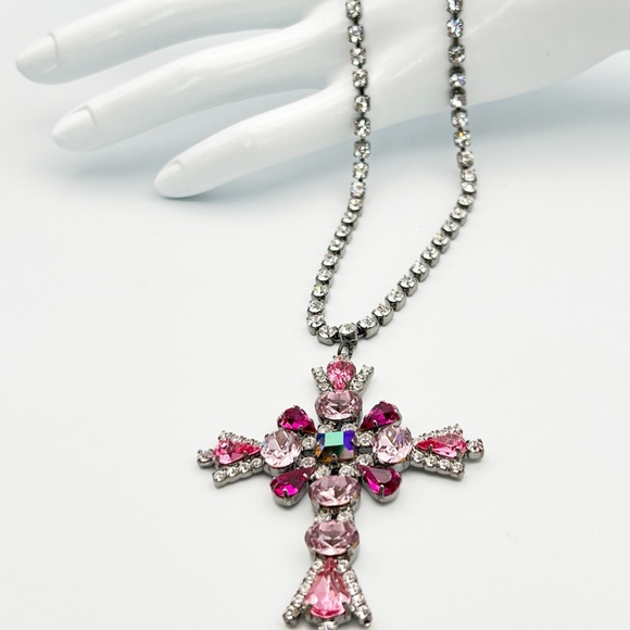 🔸NICKY BUTLER Fashion Collection Limited Edition Pink Crystal Cross Necklace - Picture 9 of 16